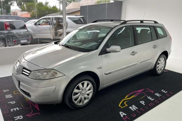 Renault Megane a partir de 2001 em Ponta Grossa - PR