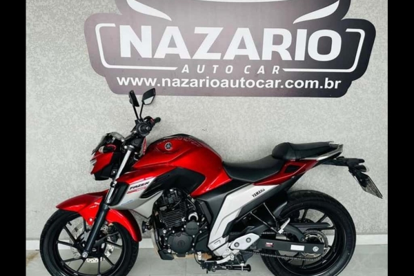 Moto vermelho-coração e preto-agressividade, Blue Chip