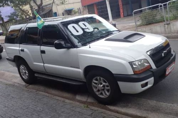 Chevrolet Blazer DLX 4.3 V6 4x2 1998  Chevrolet blazer, Suv, Tração  traseira