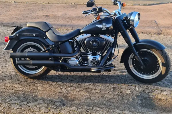 Suzuki Intruder 800 Azul 1998, KM Motos