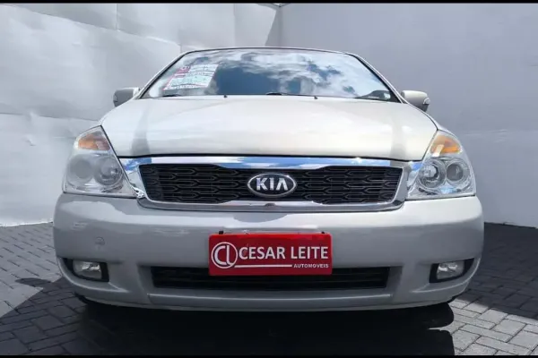 Kia Carnival à venda no PR Chaves na Mão