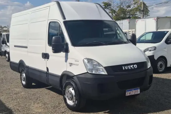 Vans/Minivans à venda em Santa Bárbara D'Oeste SP Chaves na Mão