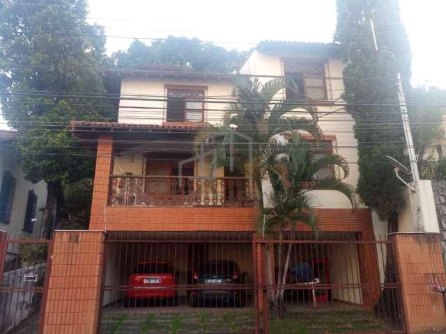 Casa com 3 quartos à venda na Rua Professor Feu Rosa, 352, Santa Tereza, Vitória, 195 m2 por R$ 890.000
