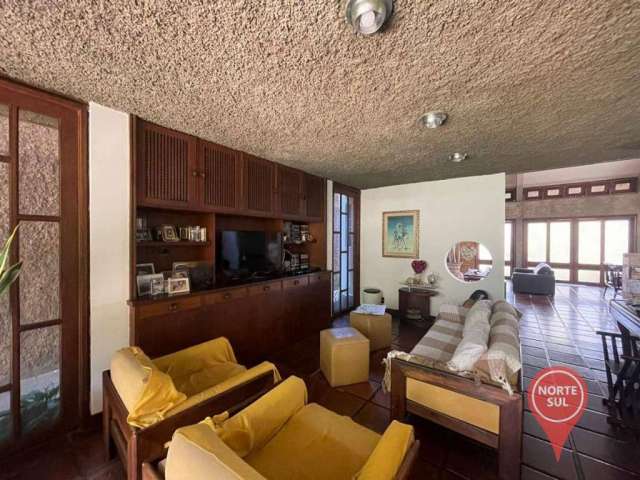 Casa semi-mobiliada com 5 dormitórios à venda, 367 m² por R$ 2.000.000 - Santa Lúcia - Belo Horizonte/MG