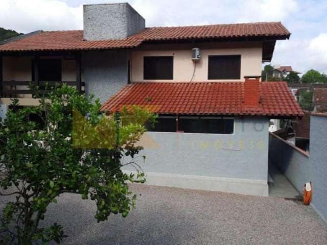 Casa com 3 quartos à venda no Velha, Blumenau  por R$ 1.200.000
