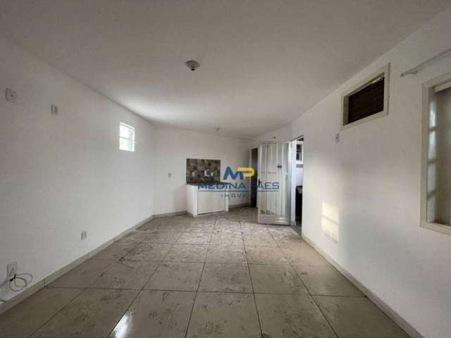 Kitnet com 1 dormitório à venda, 35 m² por R$ 110.000,00 - Porto Novo - São Gonçalo/RJ