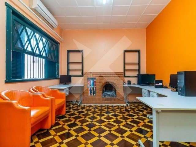 Casa com 4 quartos para alugar na Amelia Telles, 215, Petrópolis, Porto Alegre por R$ 9.500