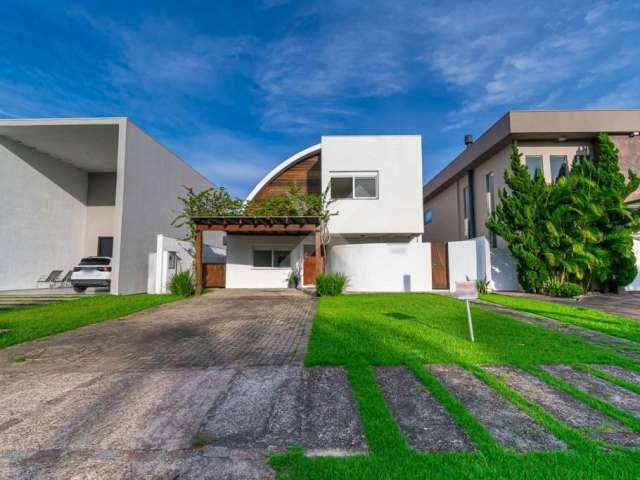Casa em condomínio fechado com 4 quartos à venda na Avenida Juca Batista, 9000, Belém Novo, Porto Alegre por R$ 1.830.000