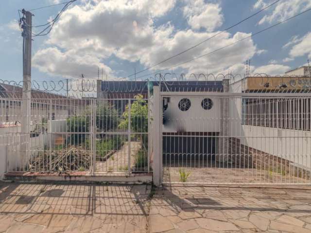Casa com 3 quartos à venda na Doutor Murtinho, 316, Alto Petrópolis, Porto Alegre por R$ 695.000