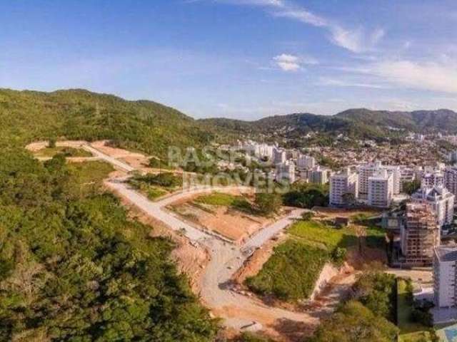 Terreno em condomínio fechado à venda na Rua Rodrigo Rampinelli Jeremias, Itacorubi, Florianópolis por R$ 1.140.000
