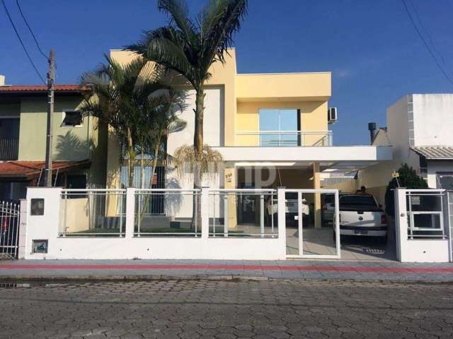 Casa com 4 dormitórios à venda, 321 m² - Carianos - Florianópolis/SC