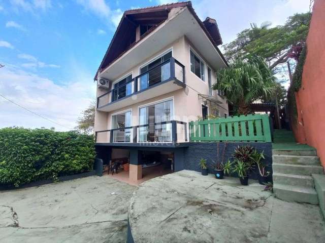 Casa com 5 dormitórios à venda, 440 m² por R$ 2.720.000,00 - Coqueiros - Florianópolis/SC
