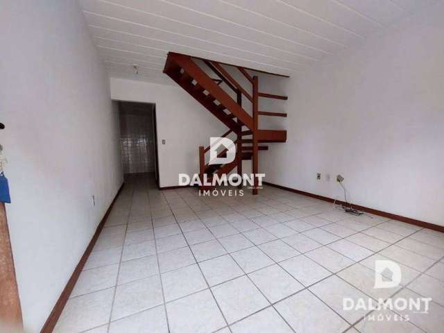 Casa com 2 dormitórios à venda, 62 m² por R$ 350.000,00 - Praia do Siqueira - Cabo Frio/RJ