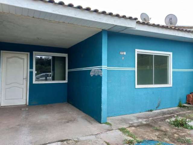 Casa com 2 quartos à venda na Avenida Portugal, 3454, Gralha Azul, Fazenda Rio Grande, 47 m2 por R$ 180.000