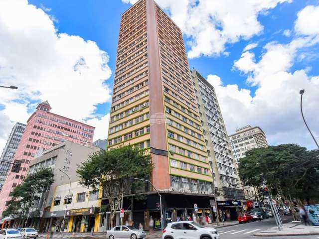 Sala comercial à venda na Rua Desembargador Westphalen, 15, Centro, Curitiba, 36 m2 por R$ 98.000