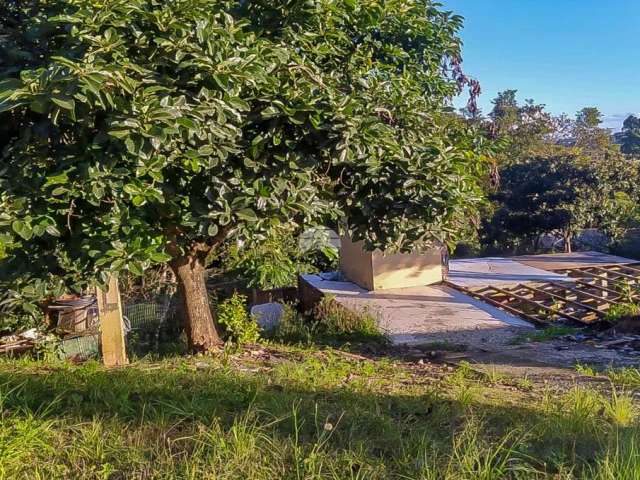 Terreno à venda na Rua da Gabirobeira, 90, Jardim das Graças, Colombo por R$ 140.000