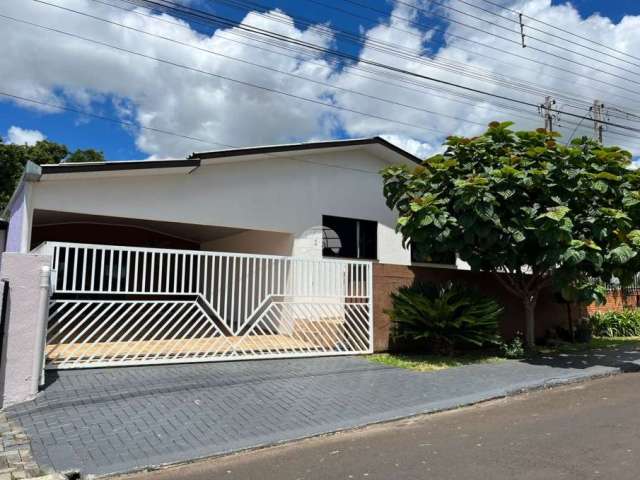 Casa com 3 quartos à venda na Rua Juriti, 256, Planalto, Pato Branco, 250 m2 por R$ 440.000