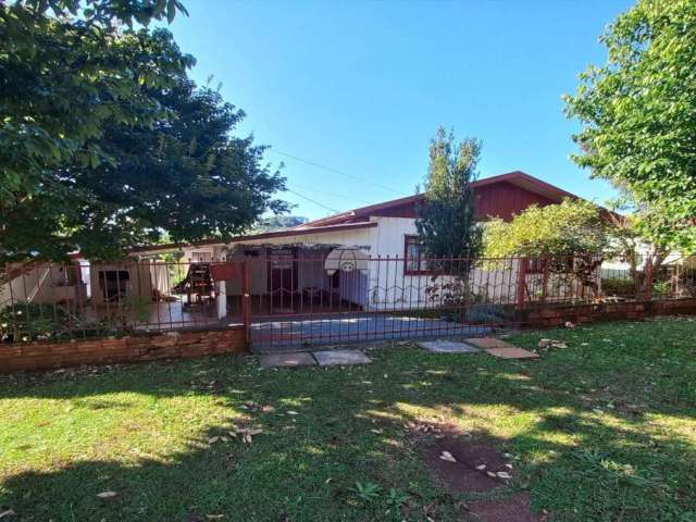 Casa à venda na Rua Anchieta, 505, São Vicente, Pato Branco, 618 m2 por R$ 350.000