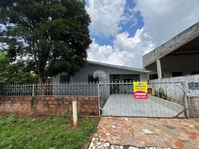 Casa com 3 quartos à venda na Rua das Arapongas, 312, Planalto, Pato Branco, 99 m2 por R$ 249.000