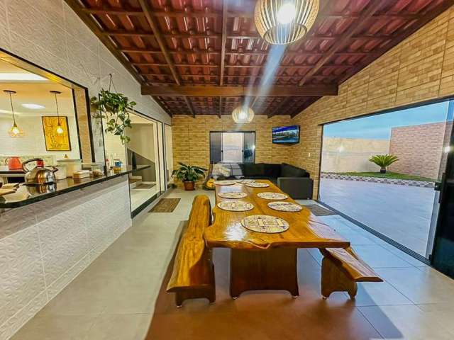 Casa com 4 quartos à venda na Rua Ângelo Francisco Borato, 736, Jardim Monza, Colombo, 241 m2 por R$ 685.000