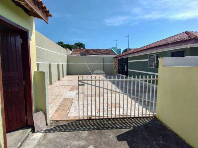 Casa em condomínio fechado com 3 quartos à venda na Rua Bandeirantes, 101, Guaraituba, Colombo, 260 m2 por R$ 305.000