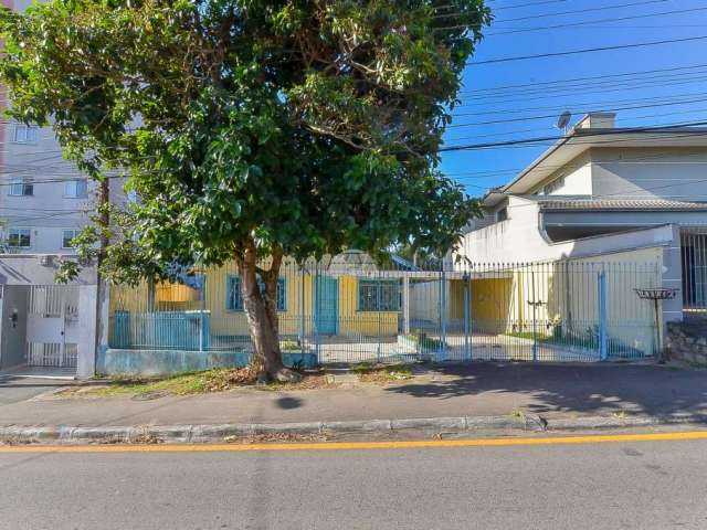 Terreno à venda na Rua Maria Trevisan Tortato, 563, Novo Mundo, Curitiba por R$ 680.000
