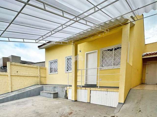 Casa com 3 quartos para alugar na Rua Varsóvia, 06, Rio Verde, Colombo, 52 m2 por R$ 1.700