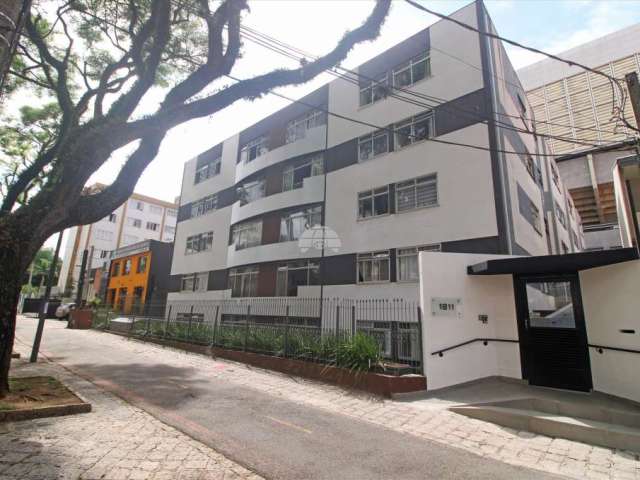 Apartamento com 3 quartos para alugar na Avenida Presidente Getúlio Vargas, 1811, Rebouças, Curitiba, 104 m2 por R$ 1.400