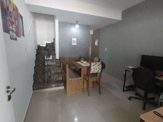 Sobrado com 2 dormitórios à venda, 90 m² por R$ 293.000,00 - Jardim São João - Jandira/SP