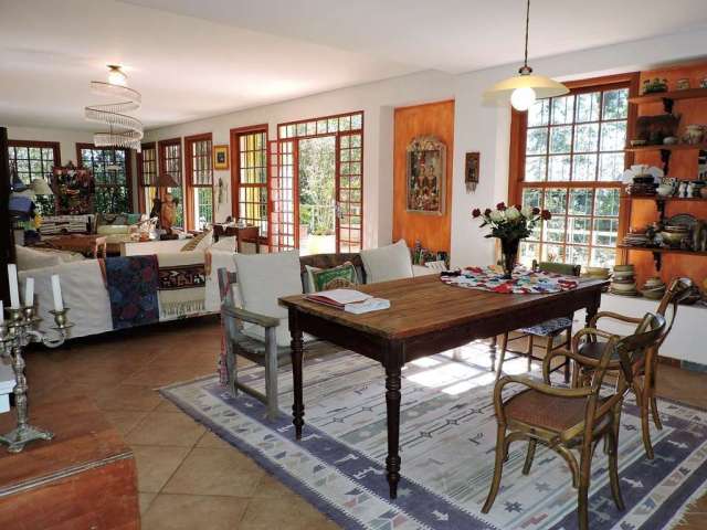 Casa com 3 dormitórios à venda, 415 m² por R$ 2.200.000,00 - Vila Real Moinho Velho - Embu das Artes/SP