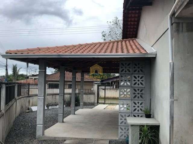 Casa com 3 quartos à venda na Rua Calixto Manoel Monteiro, 190, Paranaguamirim, Joinville por R$ 299.900