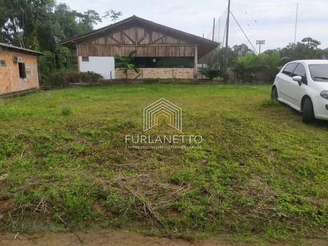 Terreno à venda na Arataca, 4311, Vila Nova, Joinville por R$ 189.900