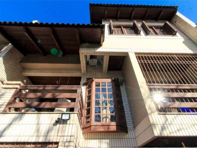 Casa com 3 quartos à venda na Rua General Couto de Magalhães, 521, São João, Porto Alegre por R$ 1.500.000