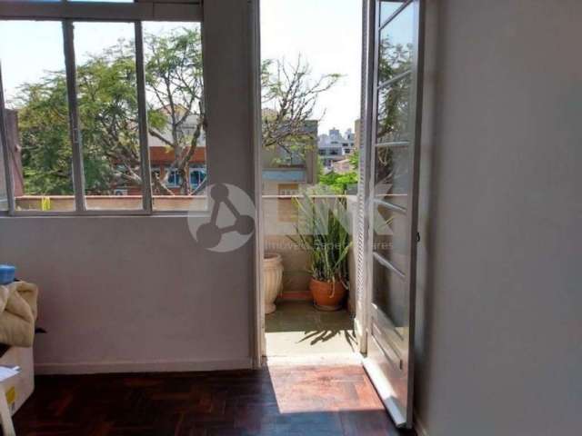 Apartamento de 3 dormitórios à venda no bairro Floresta em Porto Alegre próximo ao Zaffari Cristóvão Colombo