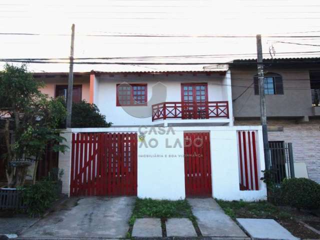 Casa com 3 quartos para alugar na Rua Edvino Antônio Deboni, 470, Fazendinha, Curitiba por R$ 2.200