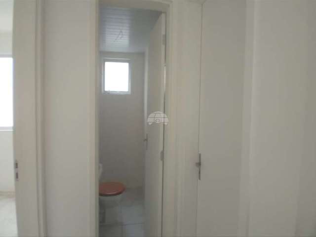 Apartamento com 2 quartos para alugar na Rua Maria Joaquina Vaz, 721, Jardim Itaqui, Campo Largo, 46 m2 por R$ 600