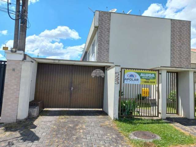 Casa com 3 quartos para alugar na Rua Doutor Flávio Zetola, 523, Três Marias, São José dos Pinhais, 108 m2 por R$ 2.000