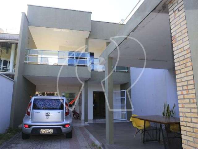 Casa com 3 dormitórios à venda, 180 m² por R$ 740.000,00 - Cajazeiras - Fortaleza/CE
