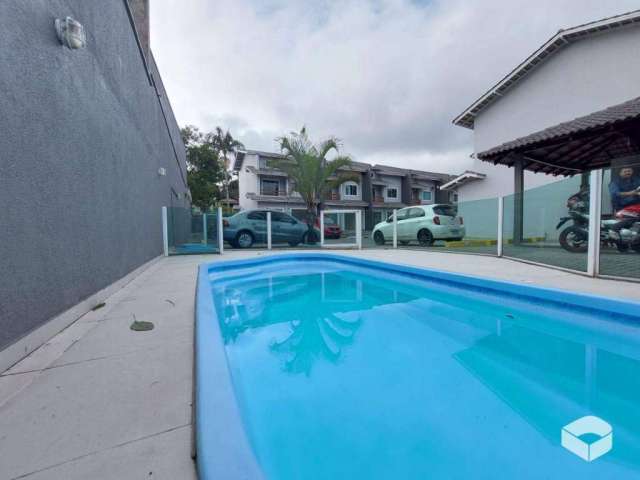 OPORTUNIDADE: Residência com 3 dormitórios à venda, bairro Floresta - R$ 530.000,00