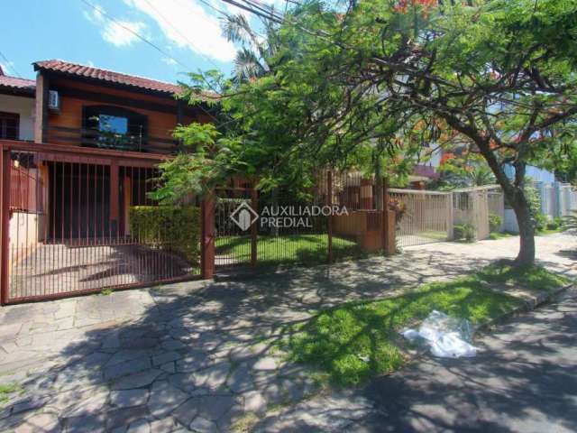 Casa com 5 quartos à venda na Rua Miracema, 287, Chácara das Pedras, Porto Alegre, 378 m2 por R$ 1.700.000