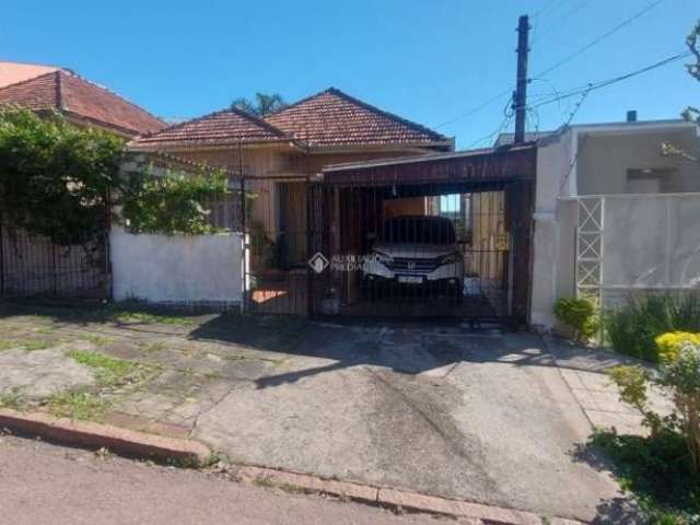 Casa com 3 quartos à venda na Rua Professor Clemente Pinto, 261, Medianeira, Porto Alegre, 153 m2 por R$ 390.000