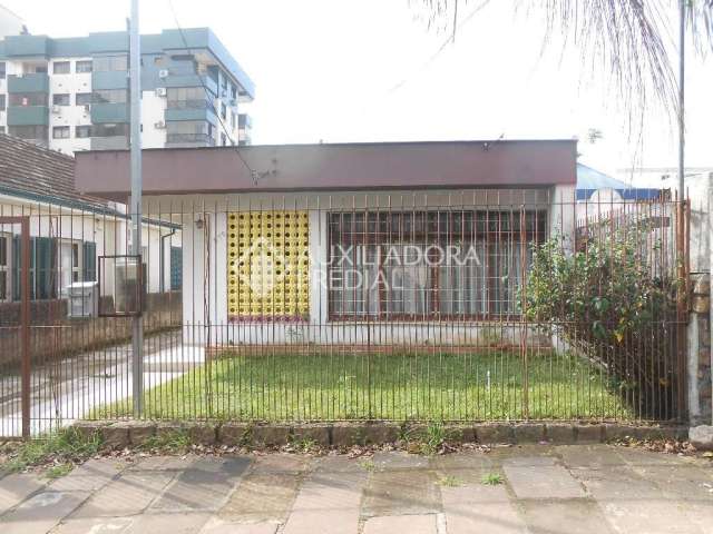 Casa em condomínio fechado com 3 quartos à venda na Rua Portugal, 572, São João, Porto Alegre, 358 m2 por R$ 958.000