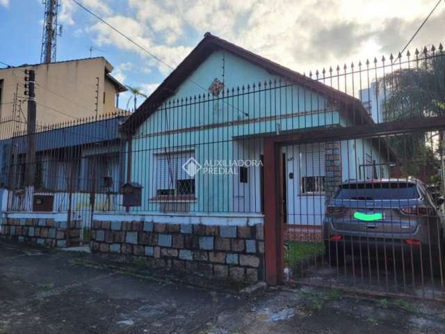 Casa com 2 quartos à venda na Rua Engenheiro Walter Boehl, 635, Vila Ipiranga, Porto Alegre, 330 m2 por R$ 649.000