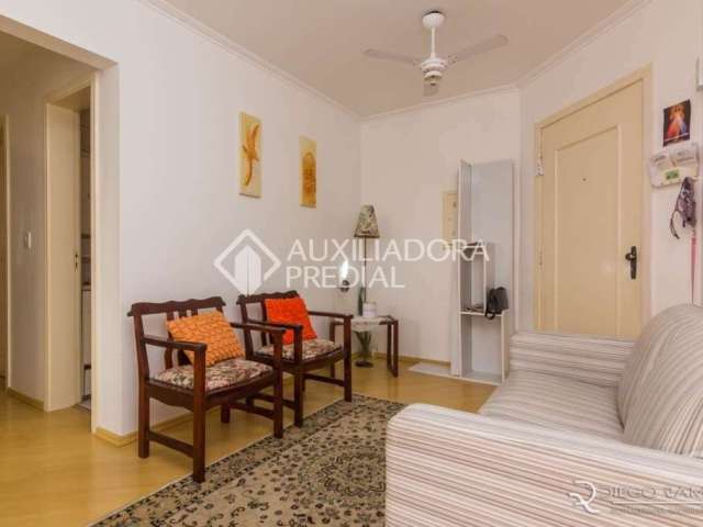 Apartamento com 3 quartos à venda na Avenida da Cavalhada, 4760, Cavalhada, Porto Alegre, 70 m2 por R$ 280.000