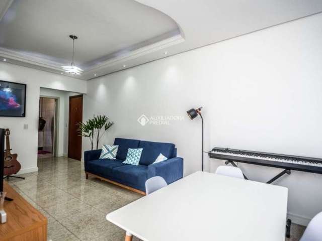 Apartamento com 2 quartos à venda na Rua Pelotas, 393, Floresta, Porto Alegre, 53 m2 por R$ 274.550