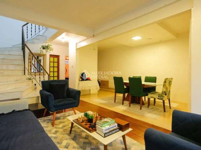 Casa em condomínio fechado com 2 quartos à venda na Avenida Chicago, 92, Floresta, Porto Alegre, 176 m2 por R$ 650.000