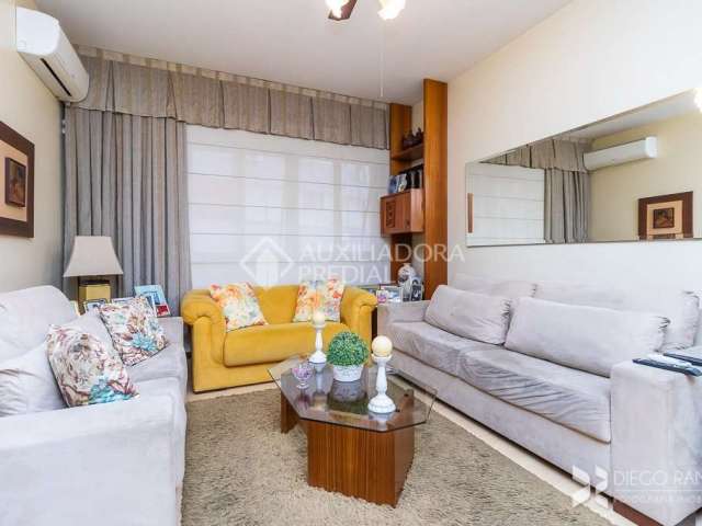 Apartamento com 3 quartos à venda na Rua Duque de Caxias, 910, Centro Histórico, Porto Alegre, 124 m2 por R$ 640.000