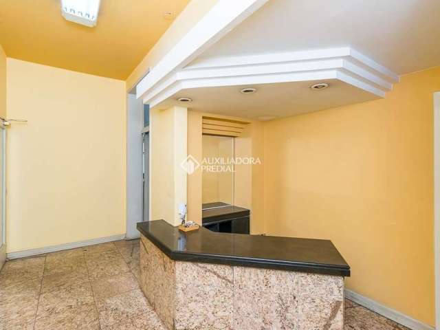 Apartamento com 3 quartos à venda na Avenida Borges de Medeiros, 464, Centro Histórico, Porto Alegre, 219 m2 por R$ 229.000