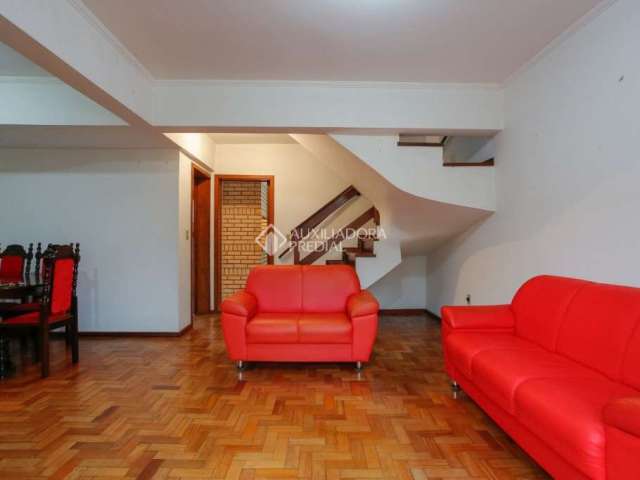 Casa com 2 quartos à venda na Rua Heitor Manganelli, 397, Jardim Itu Sabará, Porto Alegre, 131 m2 por R$ 640.000