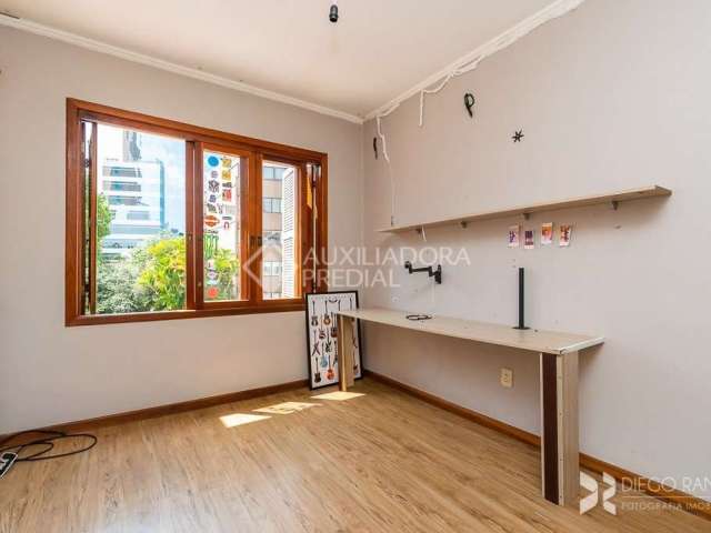 Apartamento com 3 quartos à venda na Rua Vinte e Quatro de Outubro, 862, Moinhos de Vento, Porto Alegre, 117 m2 por R$ 690.000